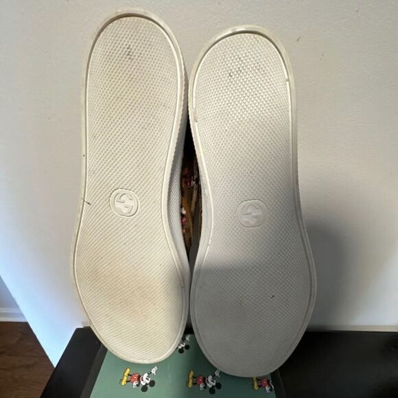Gucci Mickey Mouse supreme Slide On 10.5 size With Box And Shoe Covers. - Picture 3 of 8